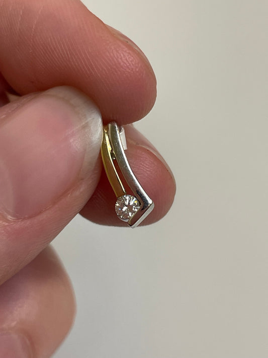 Guld vedhæng m. diamant -50%